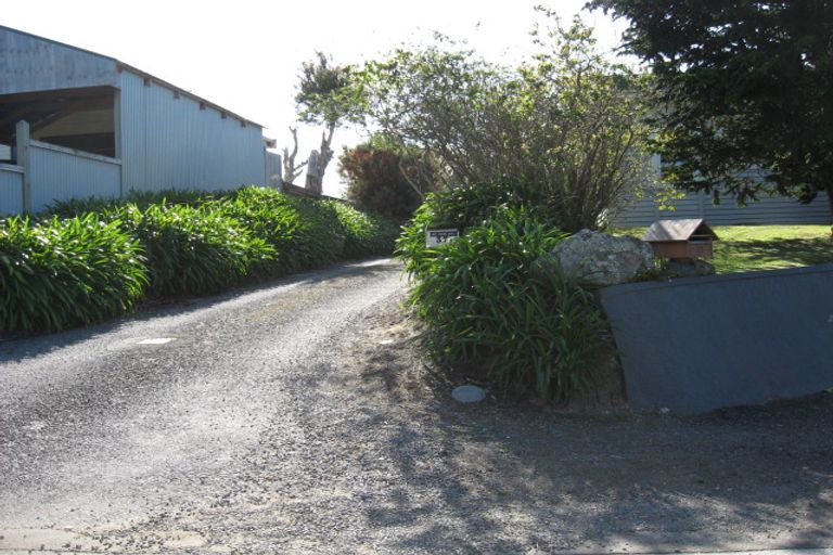 Photo of property in 37 Aorangi Road, Paraparaumu, 5032