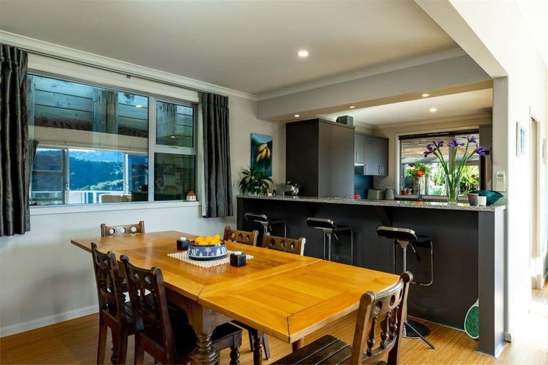 Photo of property in 7 Collins Place, Picton, 7220