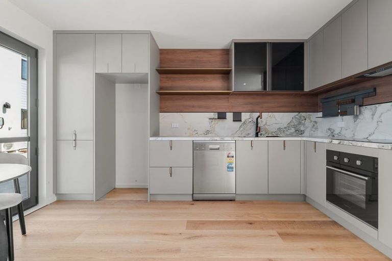 Photo of property in 2/28 Cross Street, Phillipstown, Christchurch, 8011