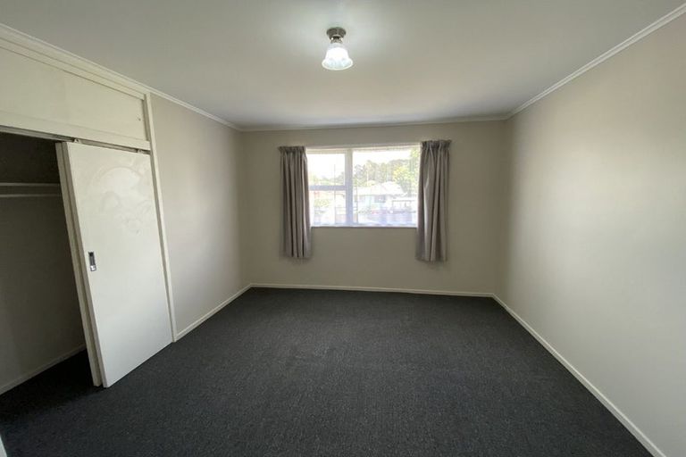 Photo of property in 9 Shale Avenue, Massey, Auckland, 0614