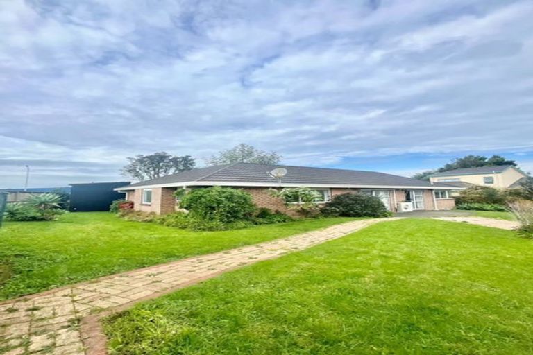 Photo of property in 546 Don Buck Road, Westgate, Auckland, 0614