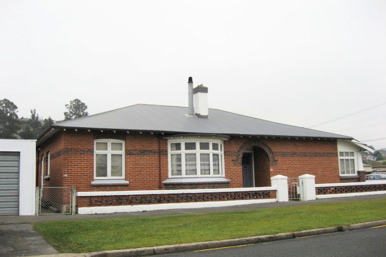 Photo of property in 150 Surrey Street, Forbury, Dunedin, 9012