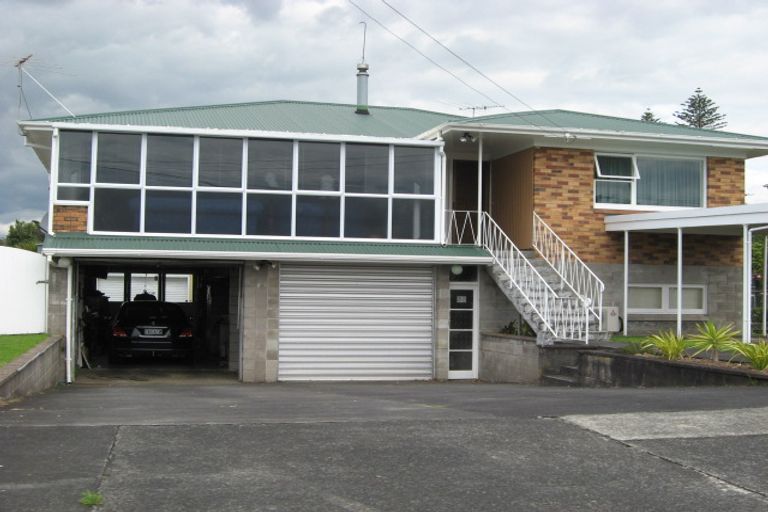 Photo of property in 12 Shortt Avenue, Mangere Bridge, Auckland, 2022