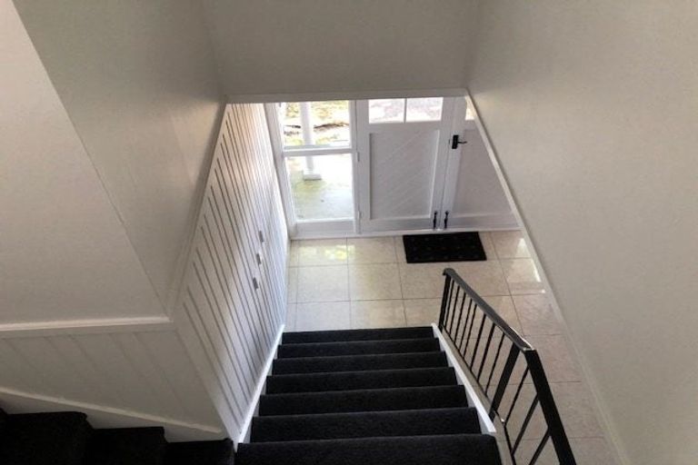 Photo of property in 82 Exmouth Road, Northcote, Auckland, 0627