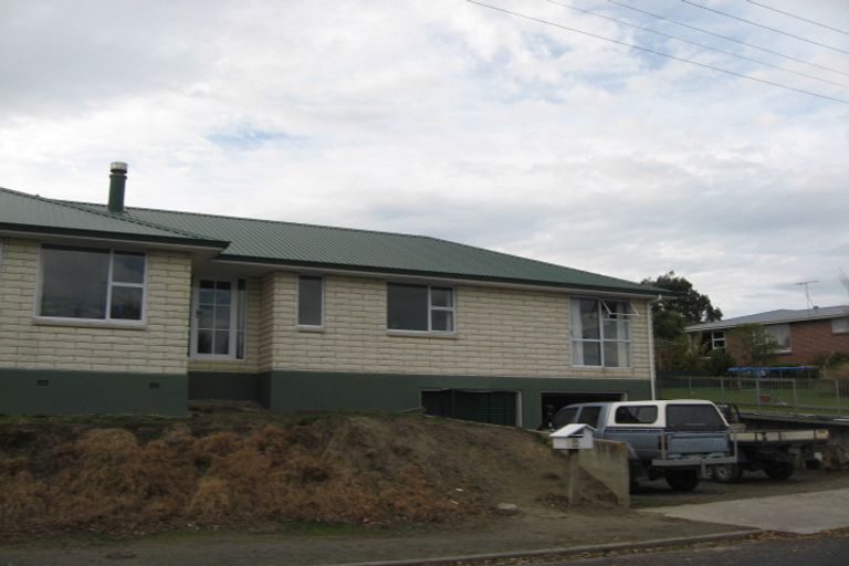 Photo of property in 2 Cherry Lane, Balclutha, 9272