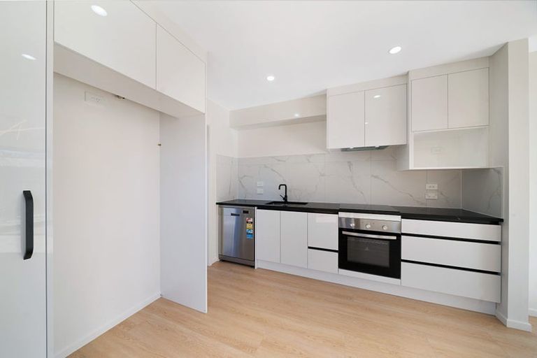 Photo of property in 9/1 Waters Place, New Lynn, Auckland, 0600