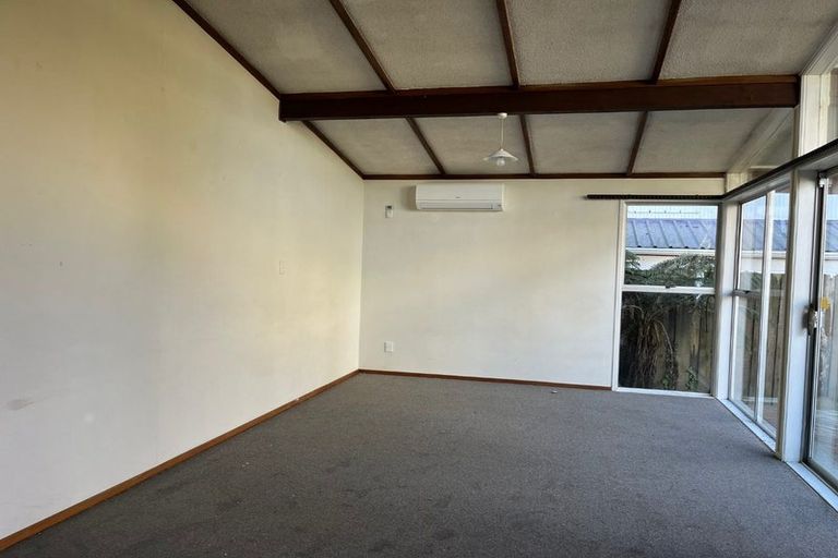 Photo of property in 27 Gladys Avenue, Glenfield, Auckland, 0629