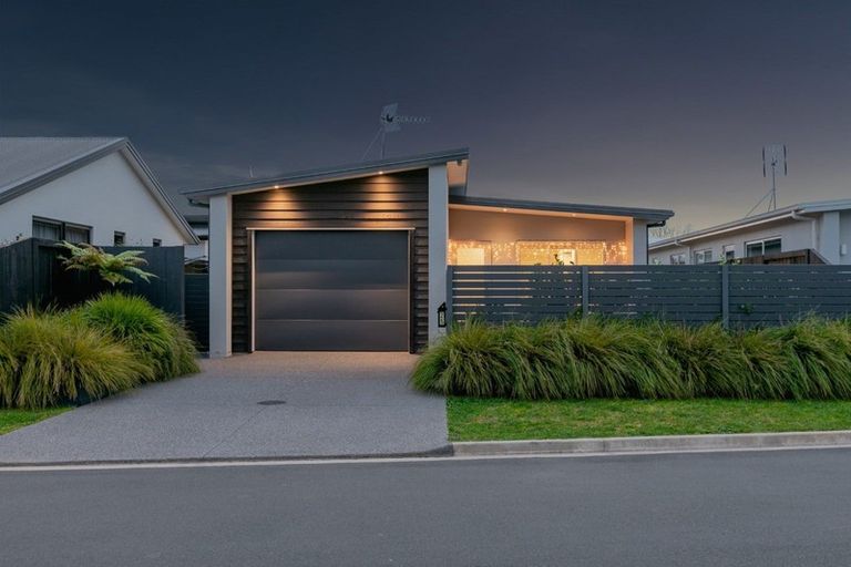 Photo of property in 25 Saint Pauls Drive, Brookfield, Tauranga, 3110