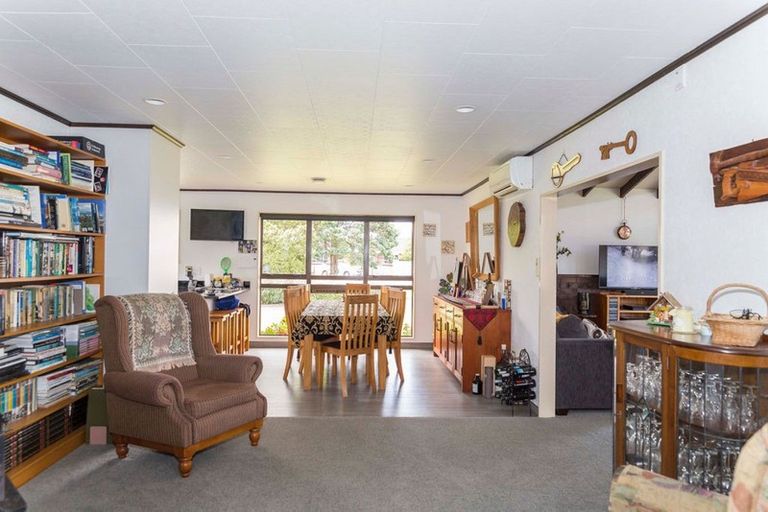Photo of property in 10 Smith Street, Dannevirke, 4930