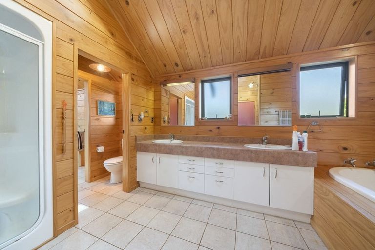 Photo of property in 63 Sunglo Terrace, Otaki, 5512