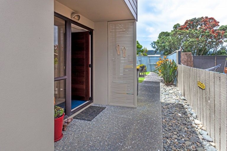 Photo of property in 613c Beach Road, Whangamata, 3620