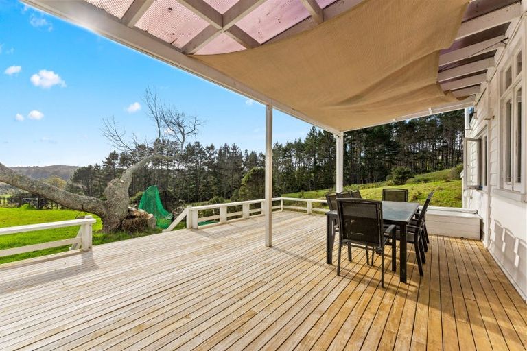 Photo of property in 408 Paremoremo Road, Paremoremo, Auckland, 0632