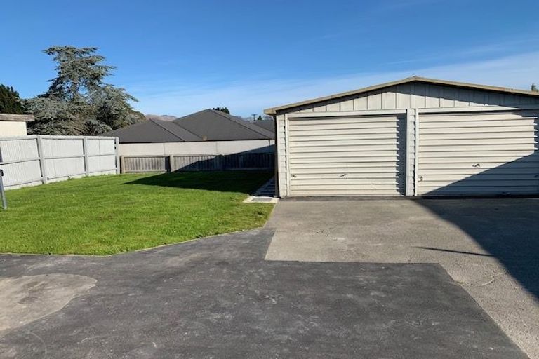 Photo of property in 74 Bickerton Street, Wainoni, Christchurch, 8061