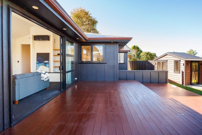 Photo of property in 2 Waimarama Court, Roslyn, Palmerston North, 4414