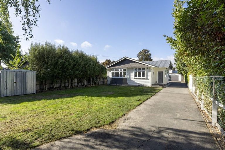 Photo of property in 100 Retreat Road, Avonside, Christchurch, 8061