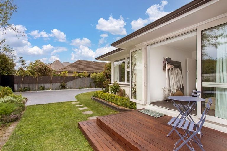 Photo of property in 70 Grahams Road, Burnside, Christchurch, 8041