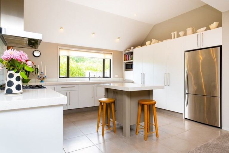 Photo of property in 64 Greenwood Road, Havelock North, 4130