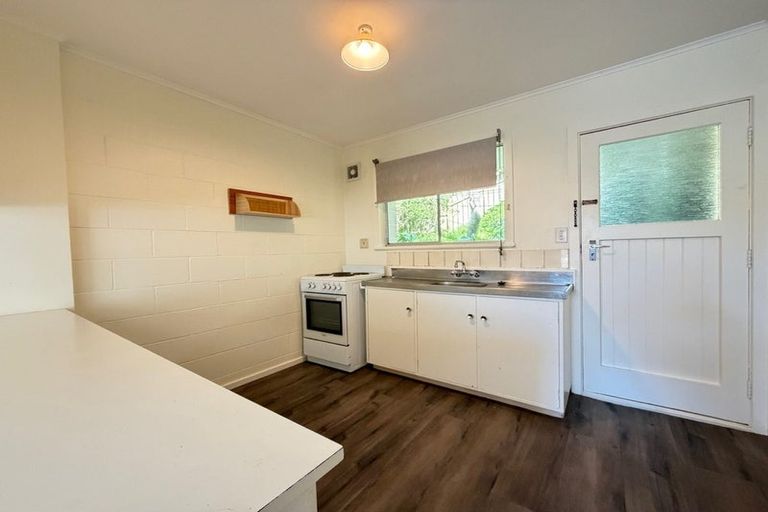 Photo of property in 2/153 Main Road, Tawa, Wellington, 5028
