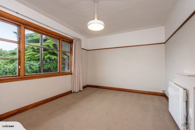 Photo of property in Ionian Flats, 123-125 Brougham Street, Mount Victoria, Wellington, 6011