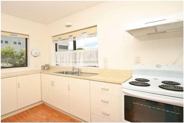 Photo of property in 4/50 Wellington Street, Howick, Auckland, 2014