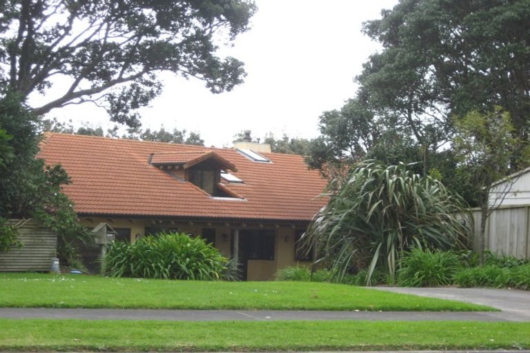 Photo of property in 14 Russell Drive, Oakura, 4314