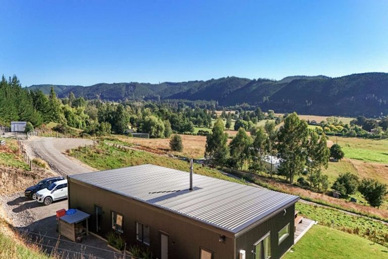 Photo of property in 64 Golf Road, Wakefield, 7025