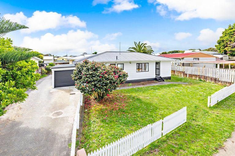 Photo of property in 1/6 Hatherley Place, Clendon Park, Auckland, 2103