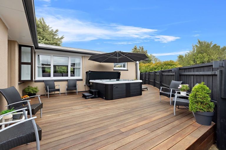 Photo of property in 856 Main North Road, Belfast, Christchurch, 8051