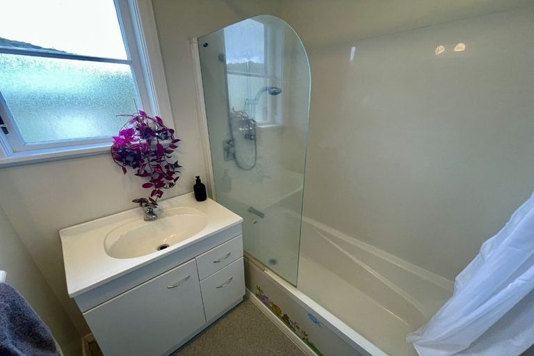 Photo of property in 38 Pilcher Crescent, Naenae, Lower Hutt, 5011