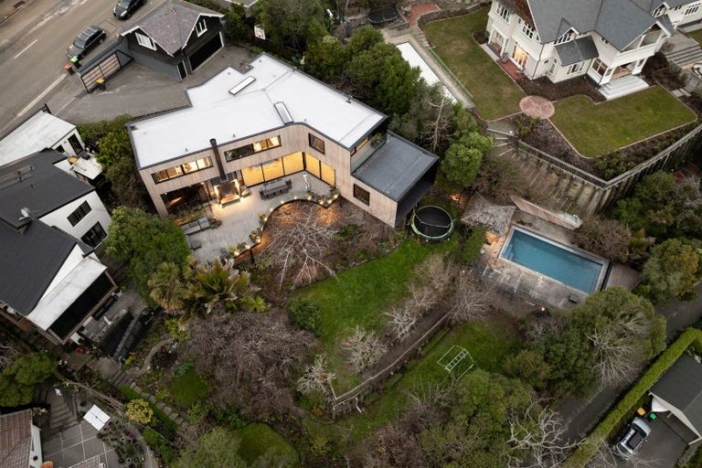 Photo of property in 26 Hackthorne Road, Cashmere, Christchurch, 8022