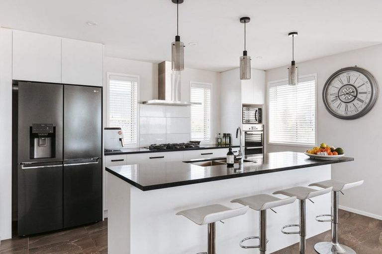 Photo of property in 30 Ridge Drive, Omokoroa, 3114