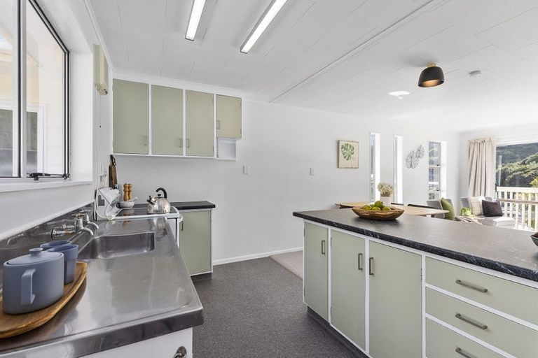 Photo of property in 25 Yarrow Place, Papakowhai, Porirua, 5024