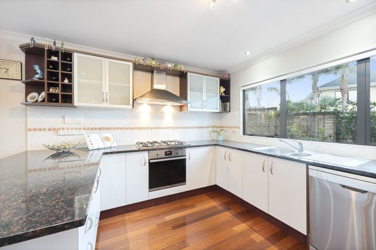Photo of property in 17 Virginia Street, Henderson, Auckland, 0612