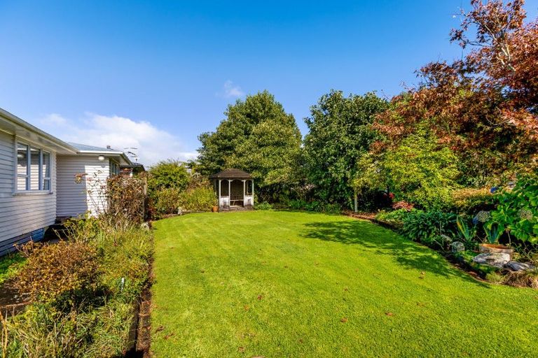 Photo of property in 17 Hinau Street, Inglewood, 4330