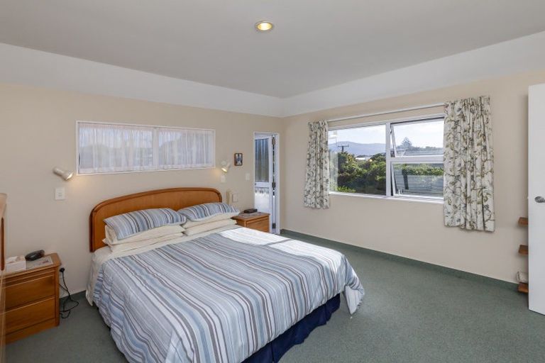 Photo of property in 6b Wharemauku Road, Raumati Beach, Paraparaumu, 5032