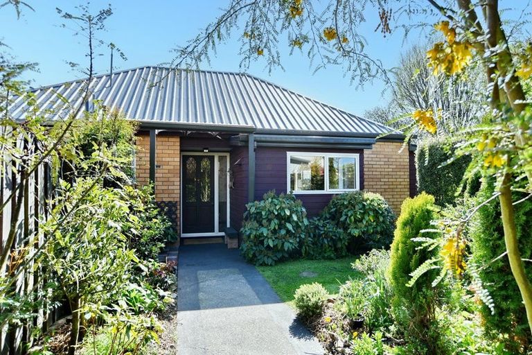 Photo of property in 2/33 Studholme Street, Somerfield, Christchurch, 8024