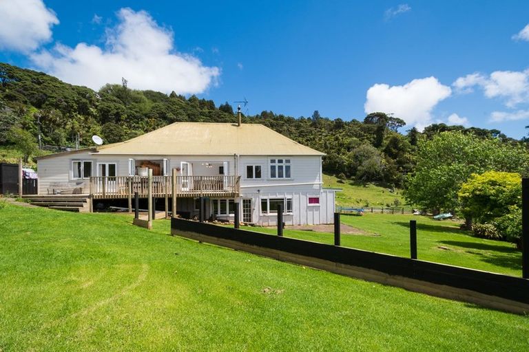 Photo of property in 12 Mildon Road, Waitakere, Auckland, 0782