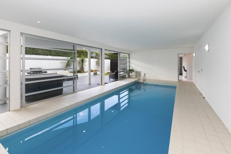 Photo of property in 12 Harry Ell Drive, Cashmere, Christchurch, 8022