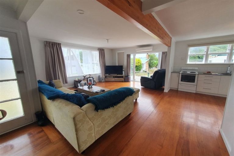 Photo of property in 335 Edward Street, Coromandel, 3506