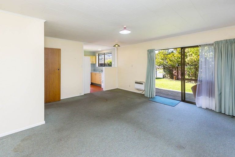 Photo of property in 1/21 Roband Crescent, Brown Owl, Upper Hutt, 5018