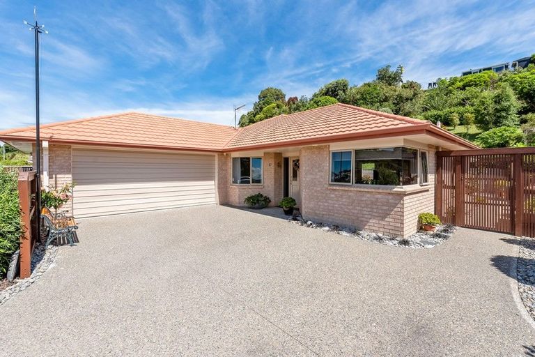 Photo of property in 8 Leanne Way, Waikanae Beach, Waikanae, 5036