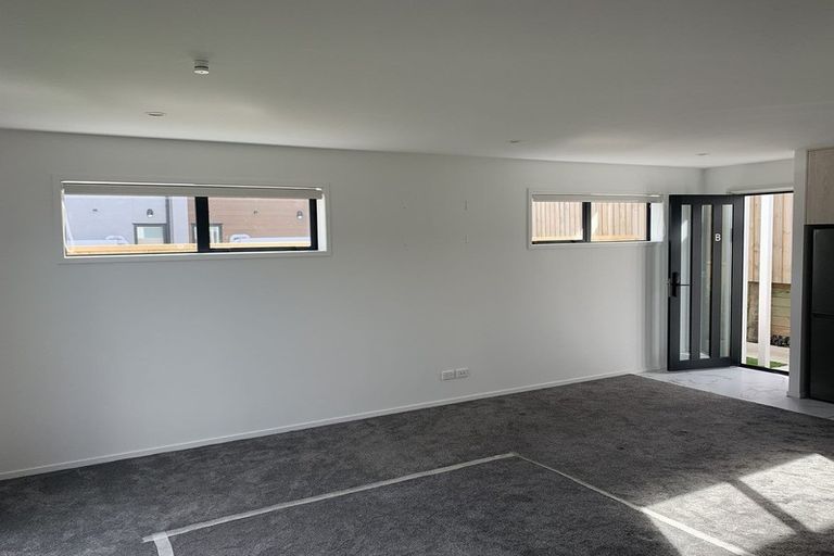 Photo of property in 52c Vodanovich Road, Te Atatu South, Auckland, 0610