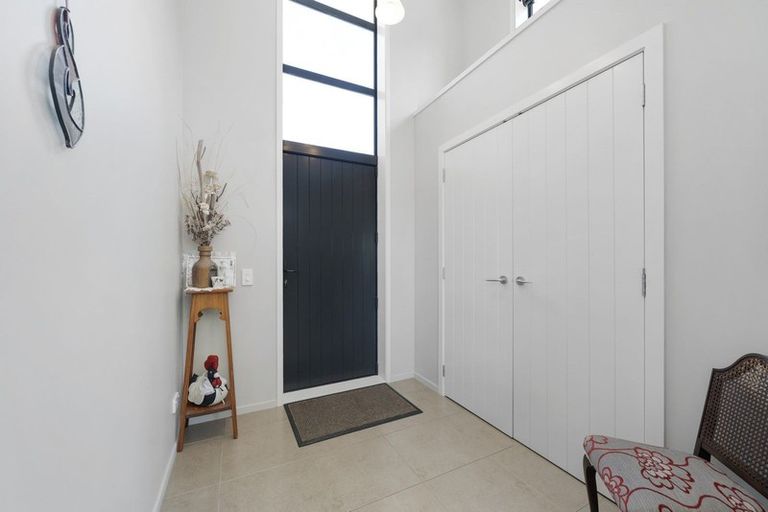 Photo of property in 15 Kahurangi Heights, Aotea, Porirua, 5024