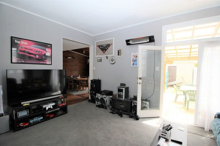 Photo of property in 13 Atkinson Street, Woodville, 4920