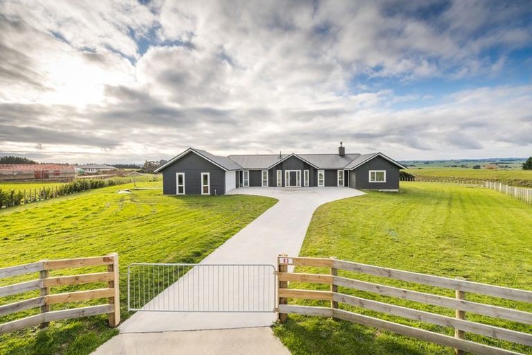 Photo of property in 83 View Road, Halcombe, Feilding, 4779