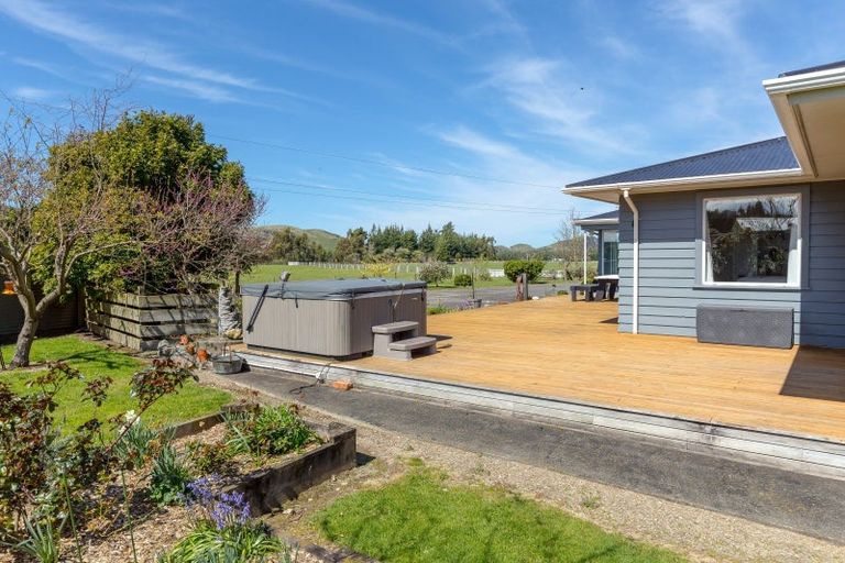 Photo of property in 1827 State Highway 2, Kiriwhakapapa, Masterton, 5881