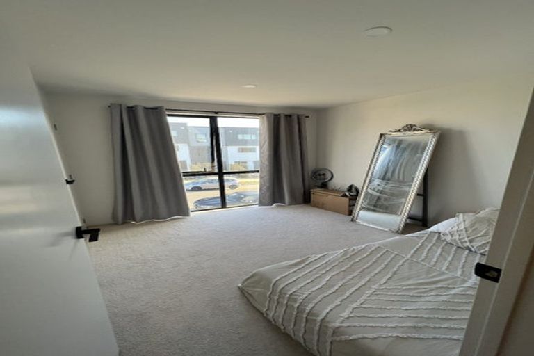 Photo of property in 22 Treeline Lane, Flat Bush, Auckland, 2019