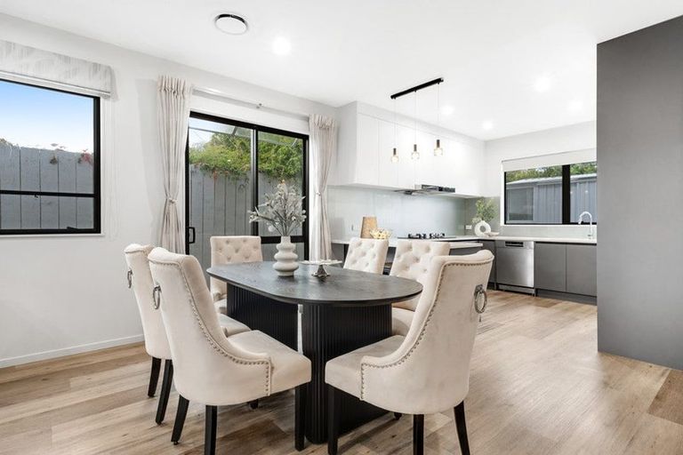 Photo of property in 74a Walworth Avenue, Pakuranga Heights, Auckland, 2010