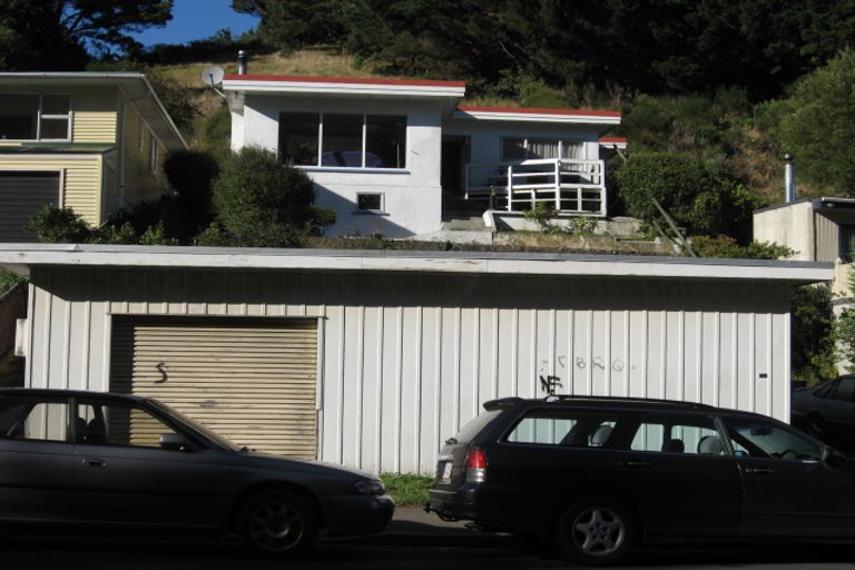 Photo of property in 56 Newlands Road, Newlands, Wellington, 6037