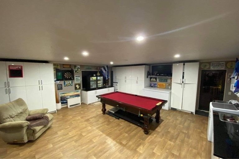 Photo of property in 1 Seresin Crescent, Flat Bush, Auckland, 2016